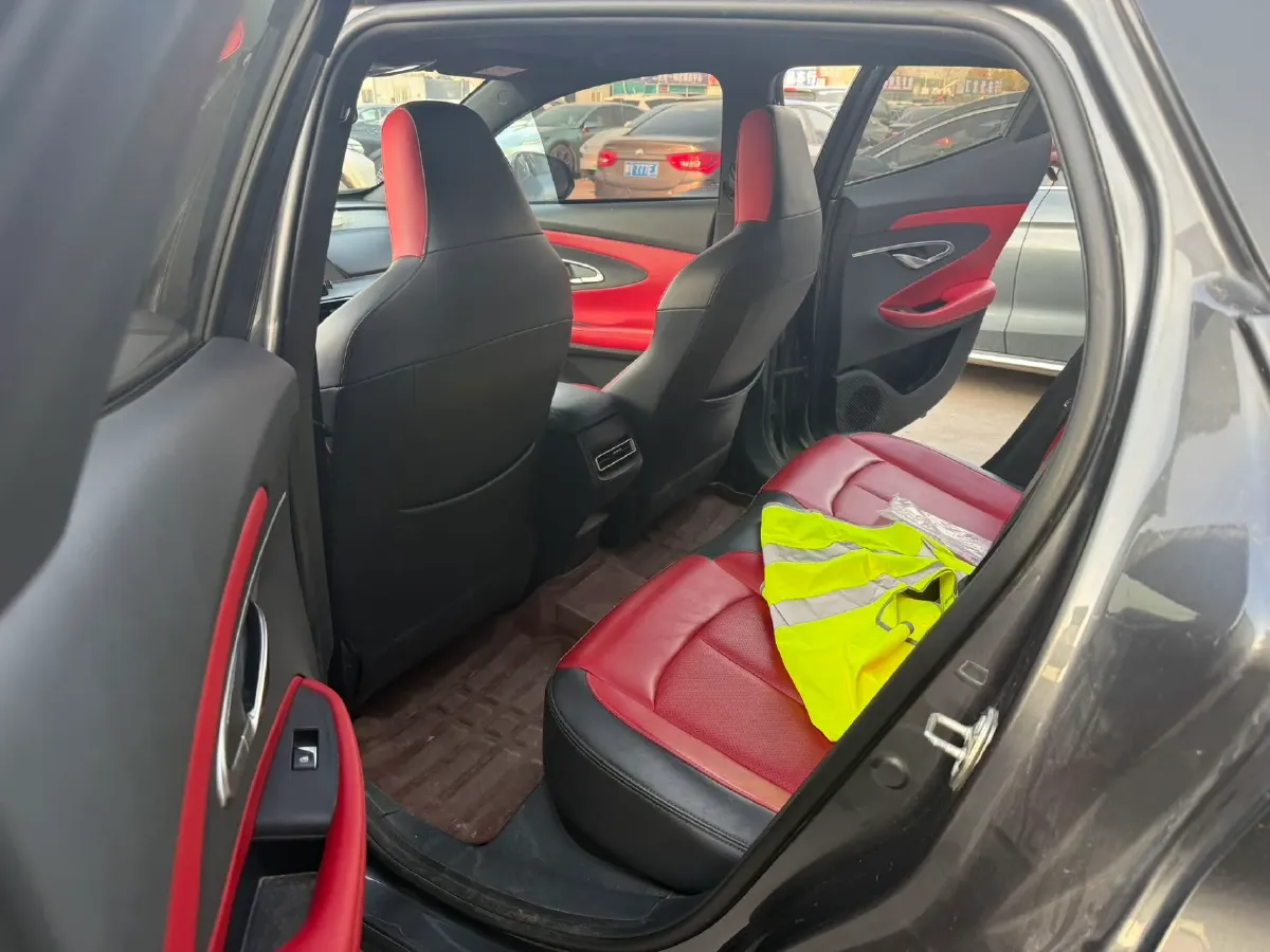 2020 ChangAn UNI-T 1.5T 180HP L4 7DCT,autocango,china used car exporter,china ev exporter,chinese used car exporter,chinese used ev exporter