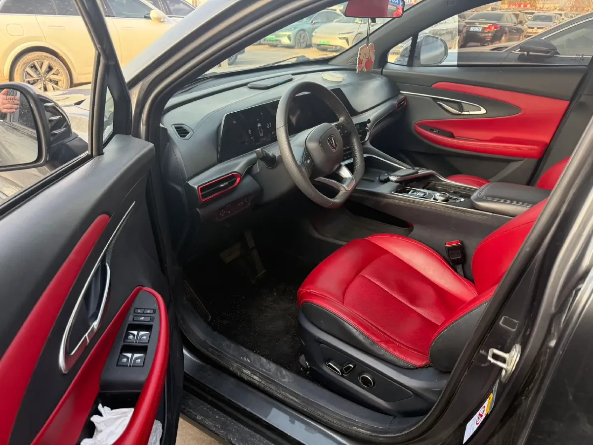 2020 ChangAn UNI-T 1.5T 180HP L4 7DCT,autocango,china used car exporter,china ev exporter,chinese used car exporter,chinese used ev exporter