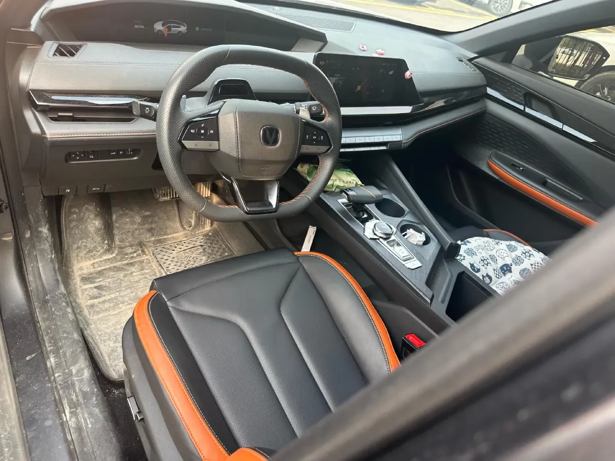 2023 ChangAn UNI-V 1.5T 188HP L4 7DCT,autocango,china used car exporter,china ev exporter,chinese used car exporter,chinese used ev exporter