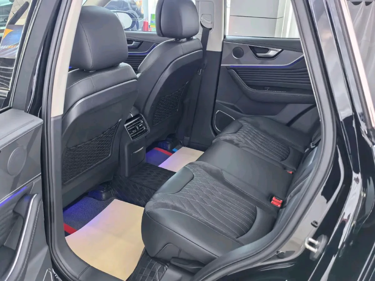 2023 HongQi HS5 2.0T 252HP L4 8AT,autocango,china used car exporter,china ev exporter,chinese used car exporter,chinese used ev exporter