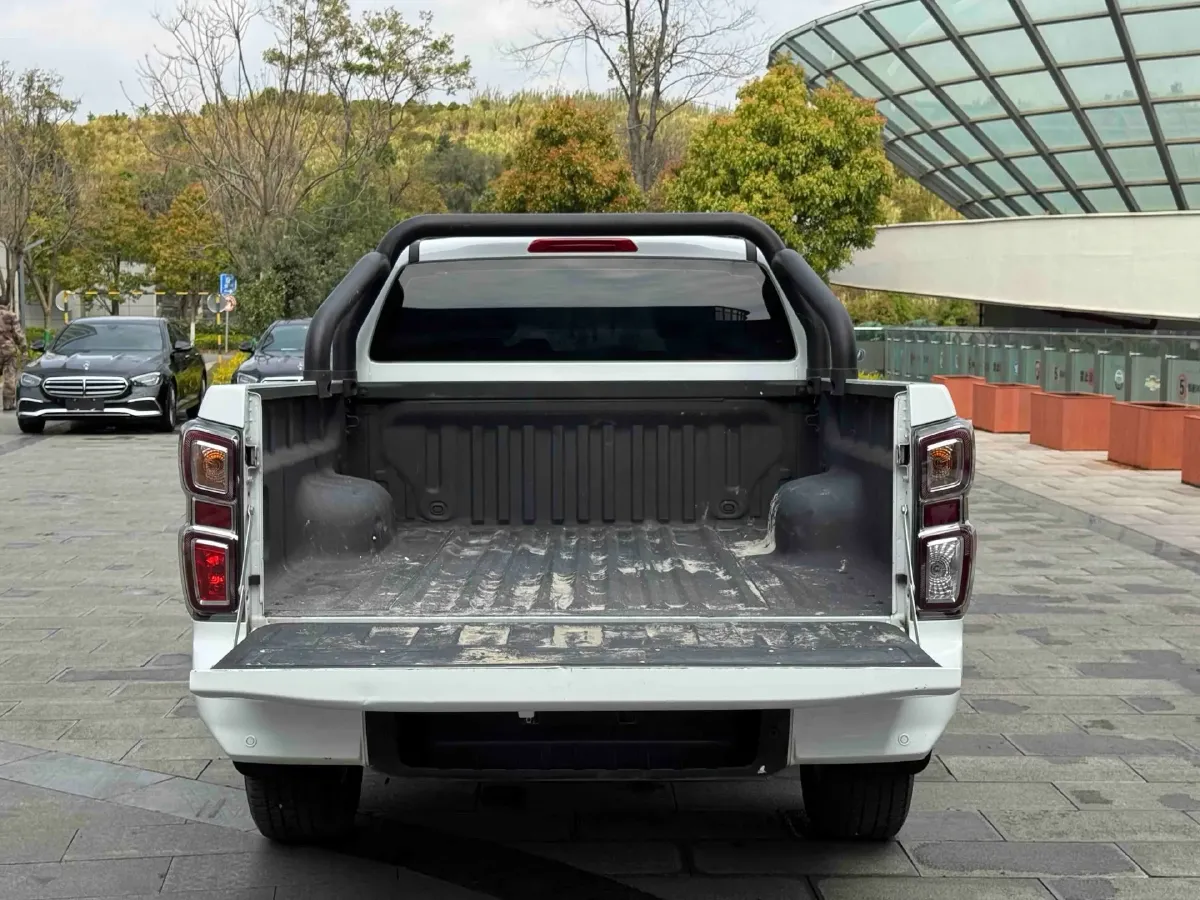 2025 Isuzu LingTuo 2.5T 150HP L4 8AT,autocango,china used car exporter,china ev exporter,chinese used car exporter,chinese used ev exporter