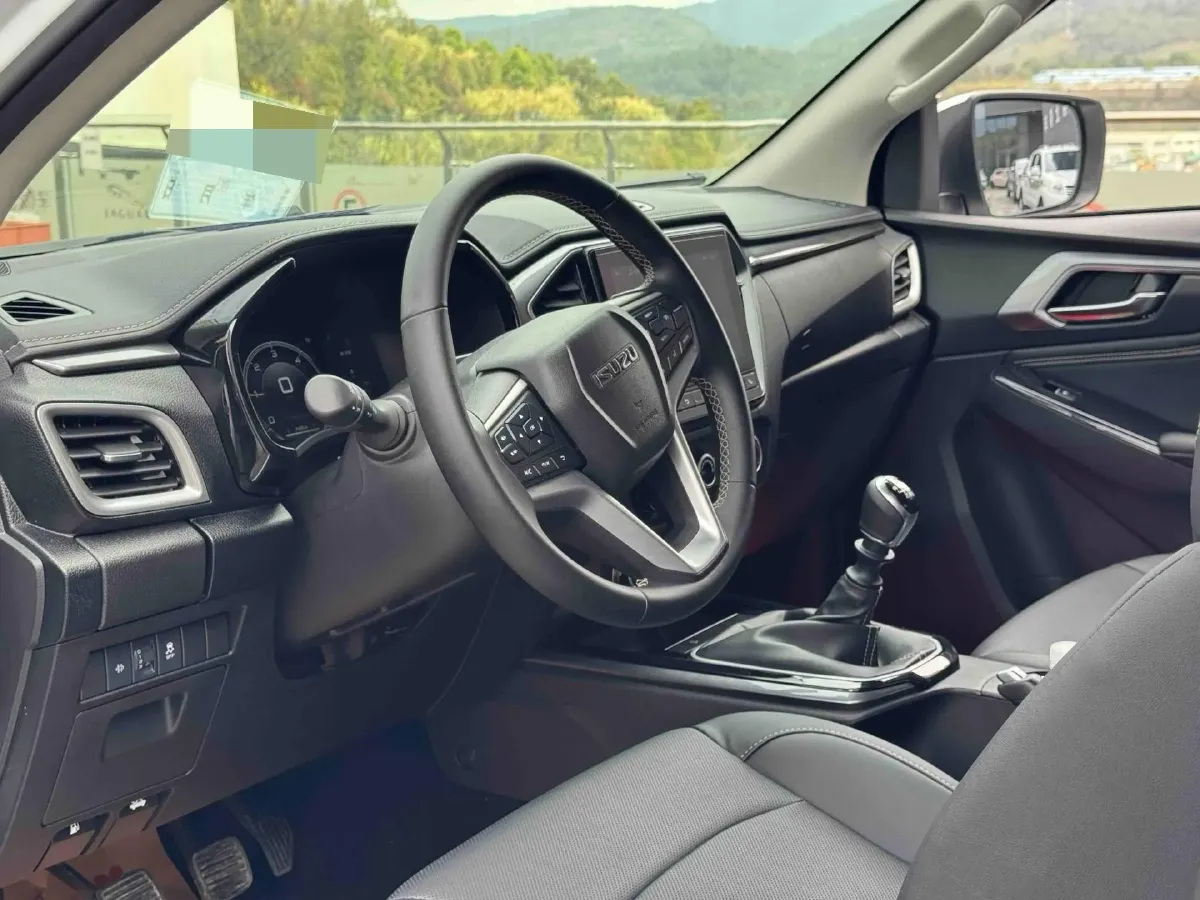 2025 Isuzu LingTuo 2.5T 150HP L4 8AT,autocango,china used car exporter,china ev exporter,chinese used car exporter,chinese used ev exporter