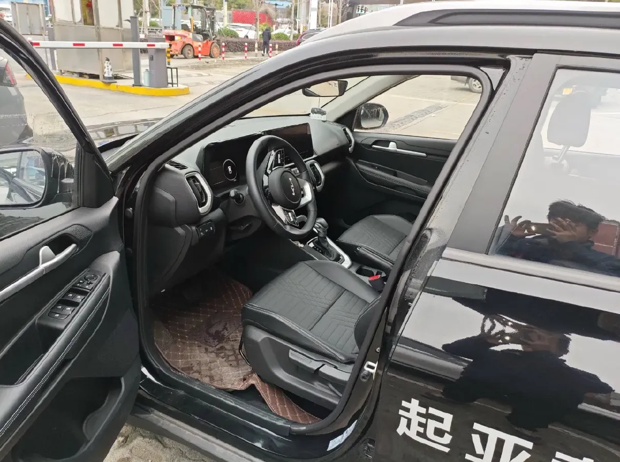 2024 Kia Sonet 1.5L 115HP L4 CVT,autocango,china used car exporter,china ev exporter,chinese used car exporter,chinese used ev exporter