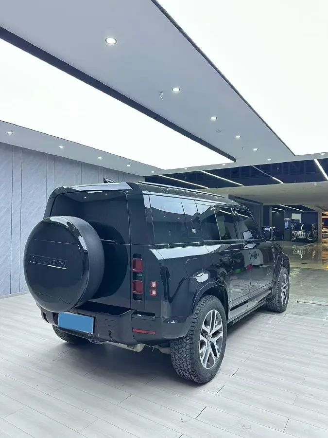 2023 Land Rover Defender 3.0T 400HP L6 8AT,autocango,china used car exporter,china ev exporter,chinese used car exporter,chinese used ev exporter