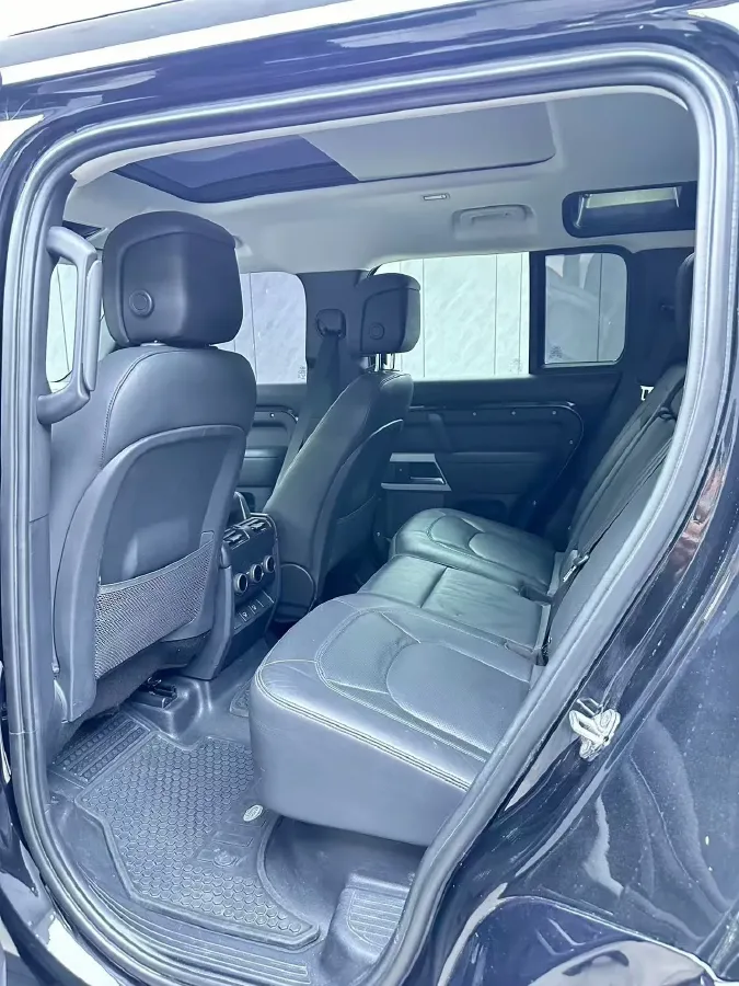 2023 Land Rover Defender 3.0T 400HP L6 8AT,autocango,china used car exporter,china ev exporter,chinese used car exporter,chinese used ev exporter