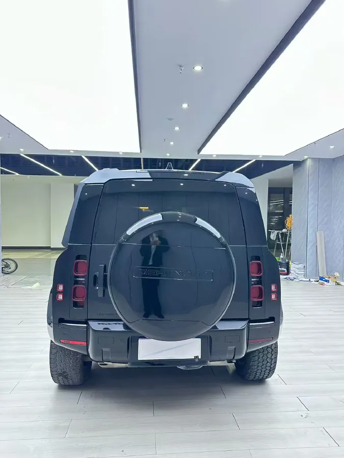 2023 Land Rover Defender 3.0T 400HP L6 8AT,autocango,china used car exporter,china ev exporter,chinese used car exporter,chinese used ev exporter