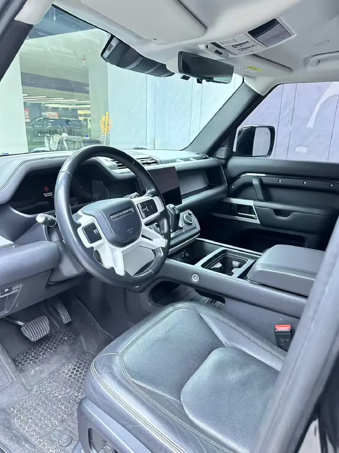 2023 Land Rover Defender 3.0T 400HP L6 8AT,autocango,china used car exporter,china ev exporter,chinese used car exporter,chinese used ev exporter