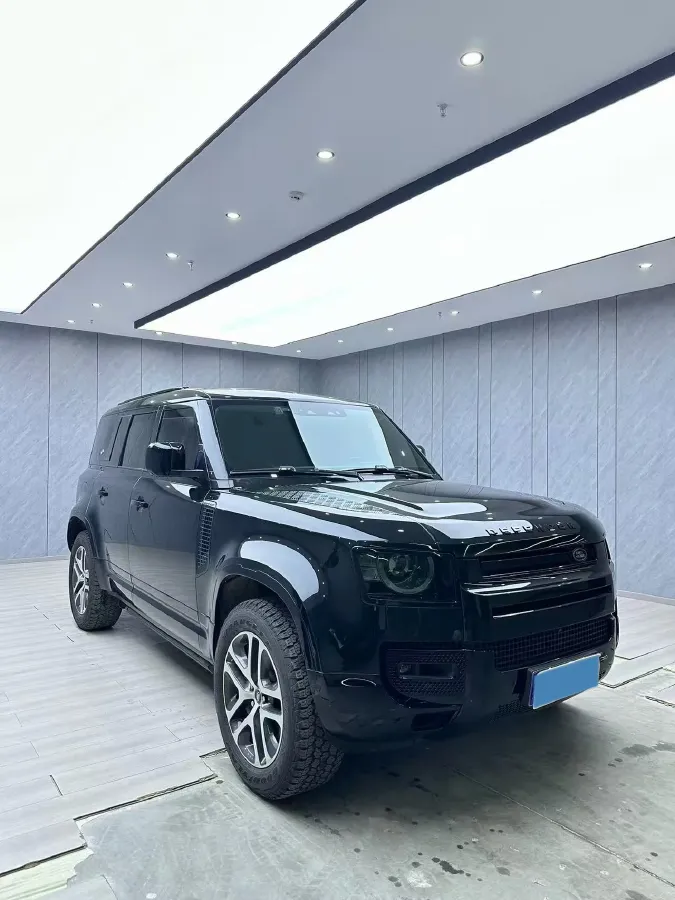 2023 Land Rover Defender 3.0T 400HP L6 8AT,autocango,china used car exporter,china ev exporter,chinese used car exporter,chinese used ev exporter