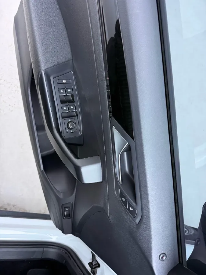 2021 Volkswagen T-Roc 1.4T 150HP L4 7DCT,autocango,china used car exporter,china ev exporter,chinese used car exporter,chinese used ev exporter