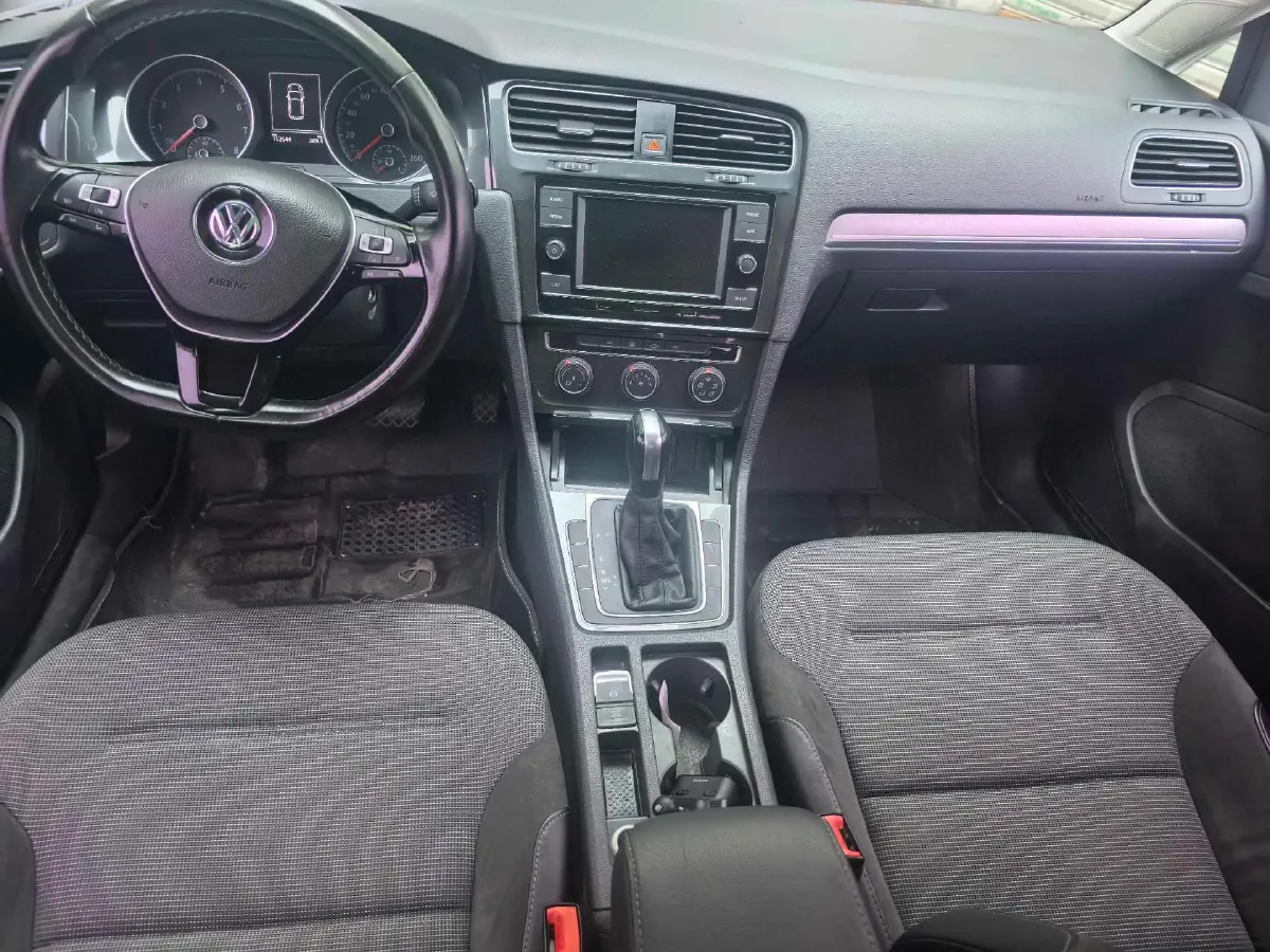 2018 Volkswagen Golf 1.6L 110HP L4 6AT,autocango,china used car exporter,china ev exporter,chinese used car exporter,chinese used ev exporter