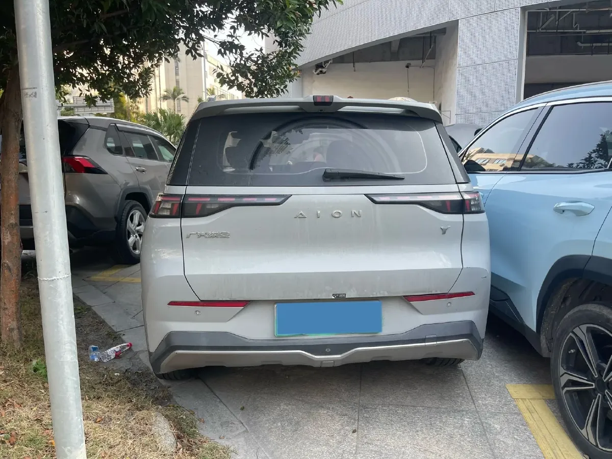 2022 Geely Okavango 1.8T 184HP L4 7DCT,autocango,china used car exporter,china ev exporter,chinese used car exporter,chinese used ev exporter