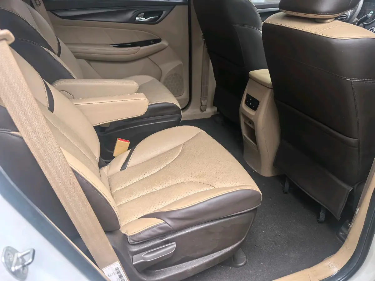 2017 BaoJun 730 1.5T 150HP L4 6MT,autocango,china used car exporter,china ev exporter,chinese used car exporter,chinese used ev exporter