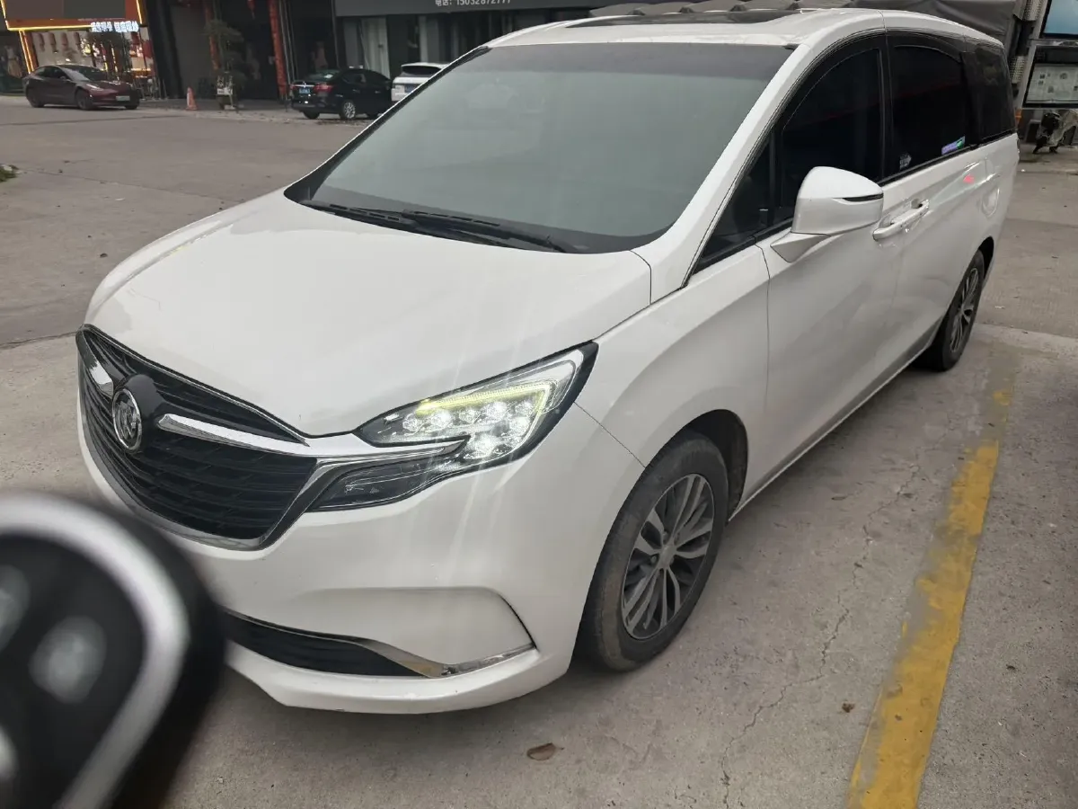 2022 Buick GL8 2.0T 237HP L4 9AT,autocango,china used car exporter,china ev exporter,chinese used car exporter,chinese used ev exporter