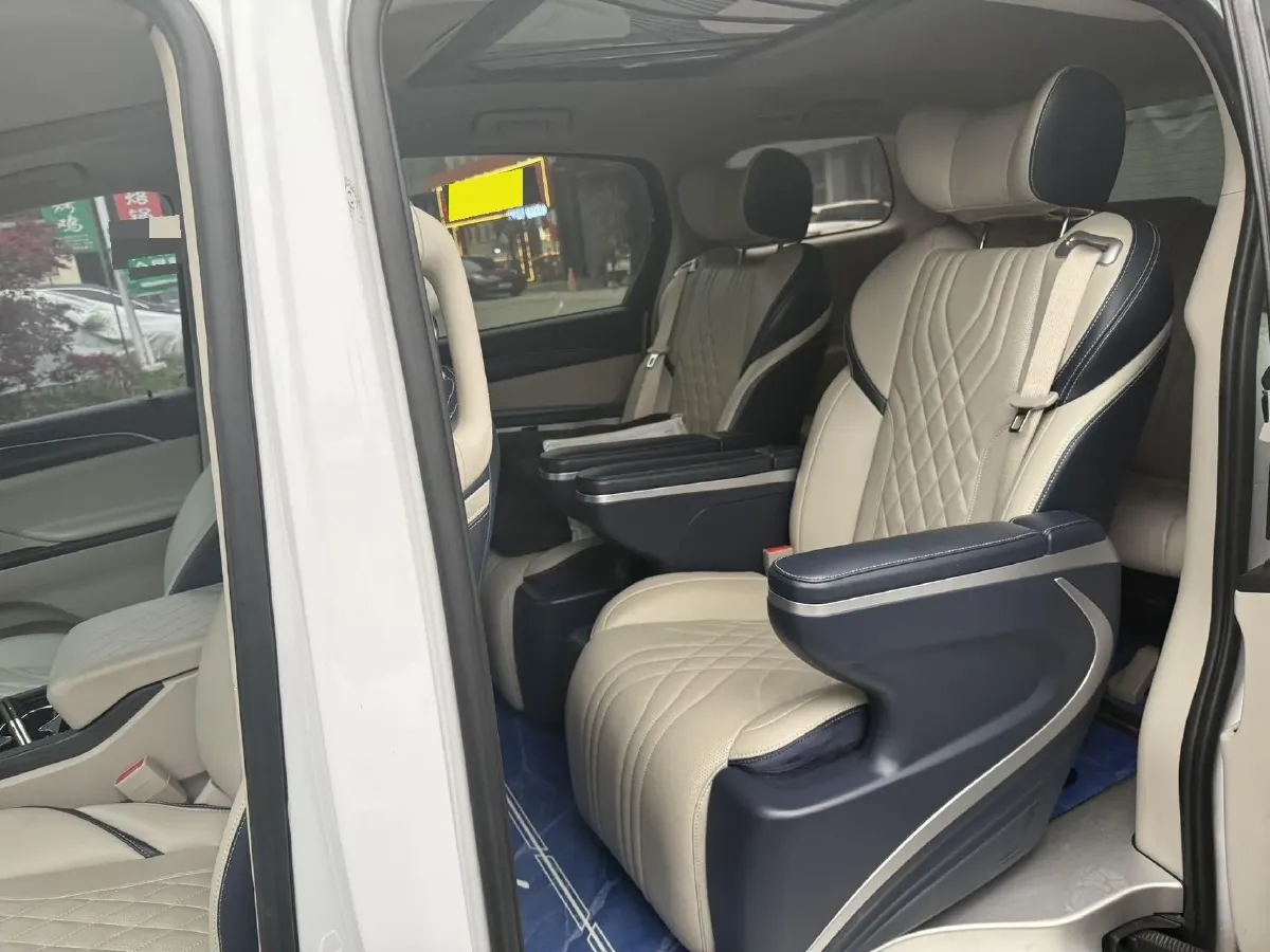 2022 Buick GL8 2.0T 237HP L4 9AT,autocango,china used car exporter,china ev exporter,chinese used car exporter,chinese used ev exporter