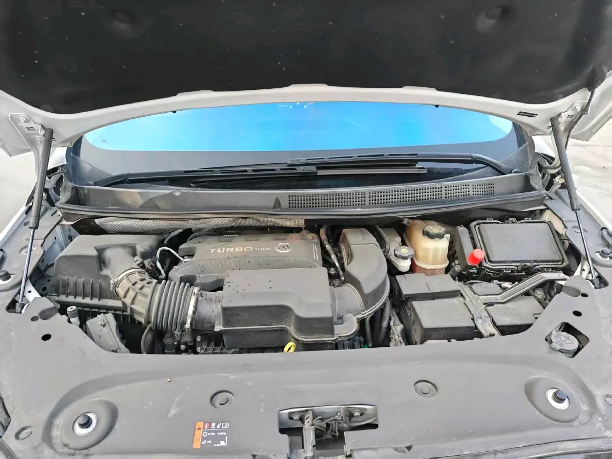 2022 Buick GL8 2.0T 237HP L4 9AT,autocango,china used car exporter,china ev exporter,chinese used car exporter,chinese used ev exporter