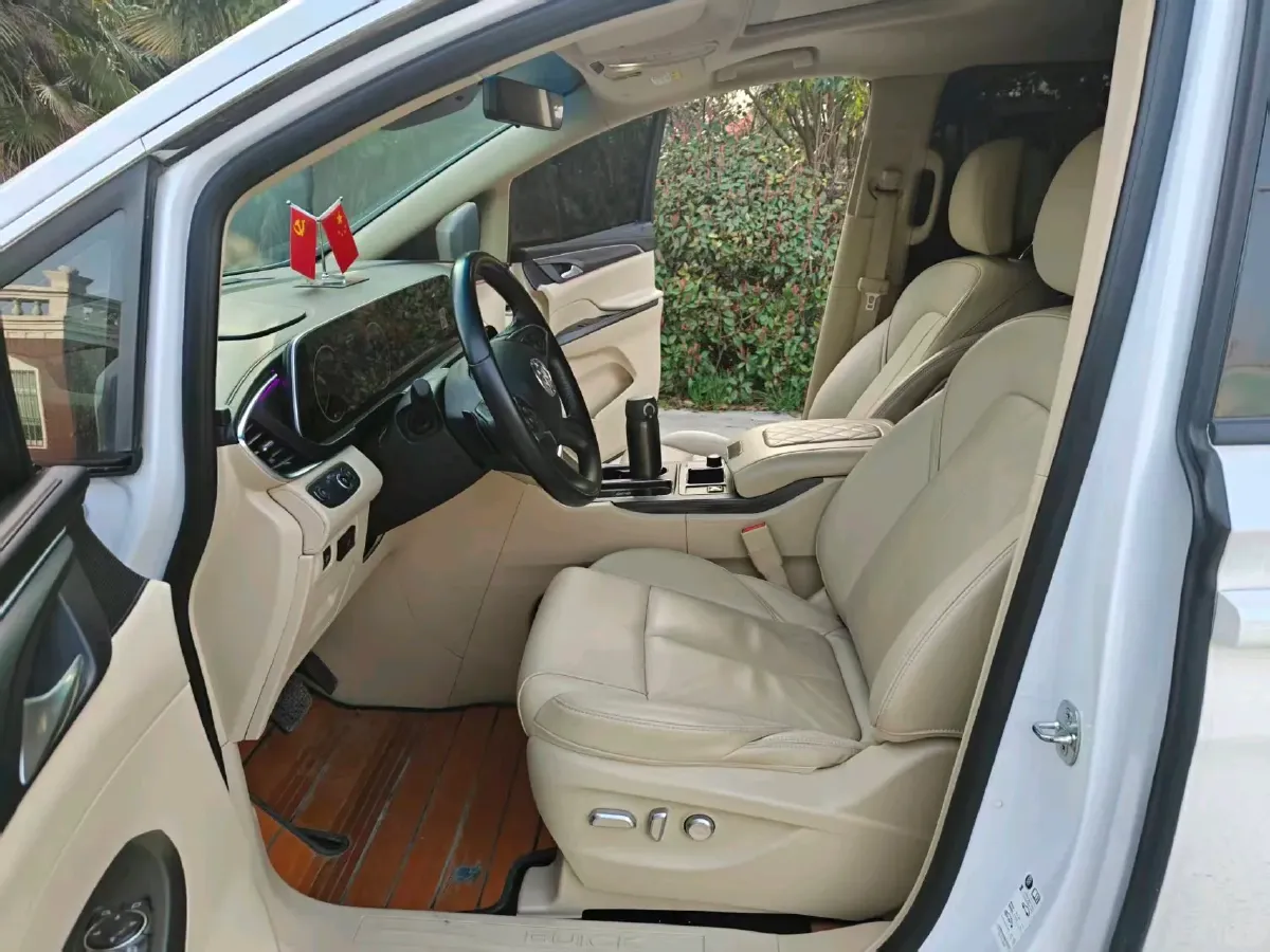 2022 Buick GL8 2.0T 237HP L4 9AT,autocango,china used car exporter,china ev exporter,chinese used car exporter,chinese used ev exporter