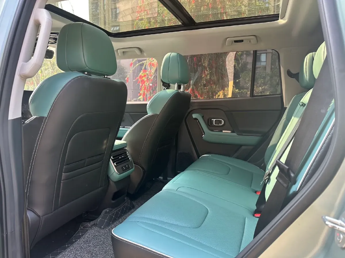 2025 Jetour Traveller 2.0T 254HP L4 7DCT,autocango,china used car exporter,china ev exporter,chinese used car exporter,chinese used ev exporter