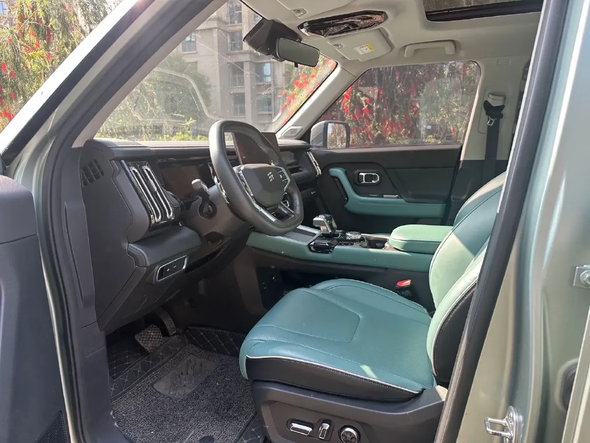 2025 Jetour Traveller 2.0T 254HP L4 7DCT,autocango,china used car exporter,china ev exporter,chinese used car exporter,chinese used ev exporter