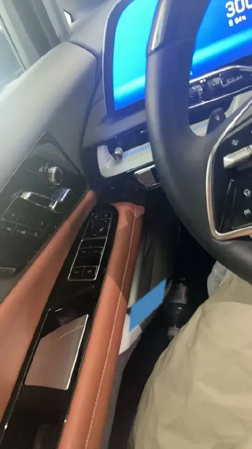 2024 Cadillac OPTIQ BEV 79.7KWH,autocango,china used car exporter,china ev exporter,chinese used car exporter,chinese used ev exporter