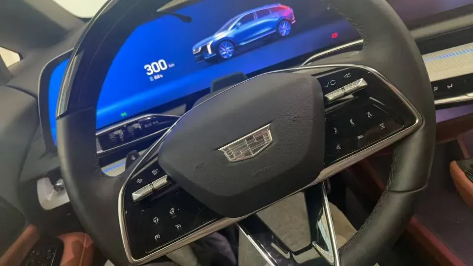 2024 Cadillac OPTIQ BEV 79.7KWH,autocango,china used car exporter,china ev exporter,chinese used car exporter,chinese used ev exporter