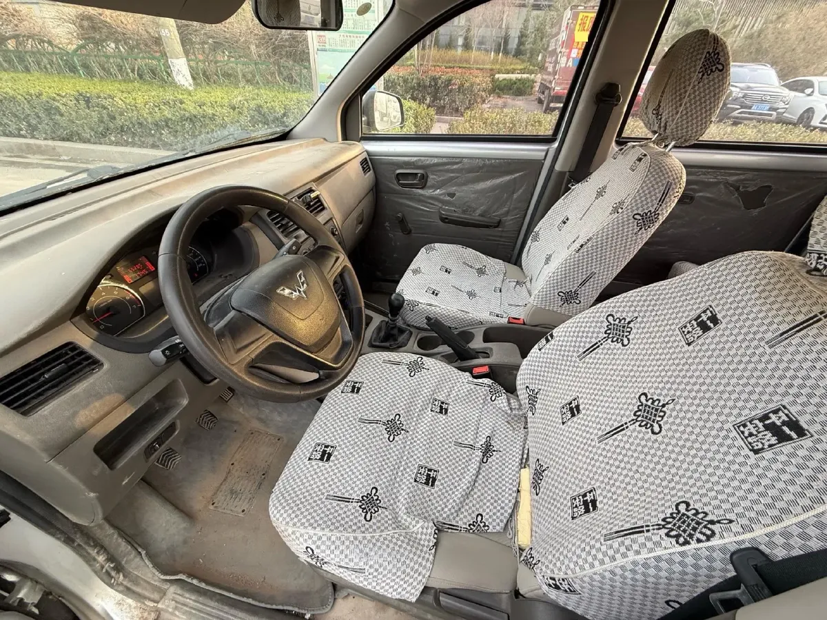 2019 WuLing HongGuang V 1.5L 105HP L4 5MT,autocango,china used car exporter,china ev exporter,chinese used car exporter,chinese used ev exporter