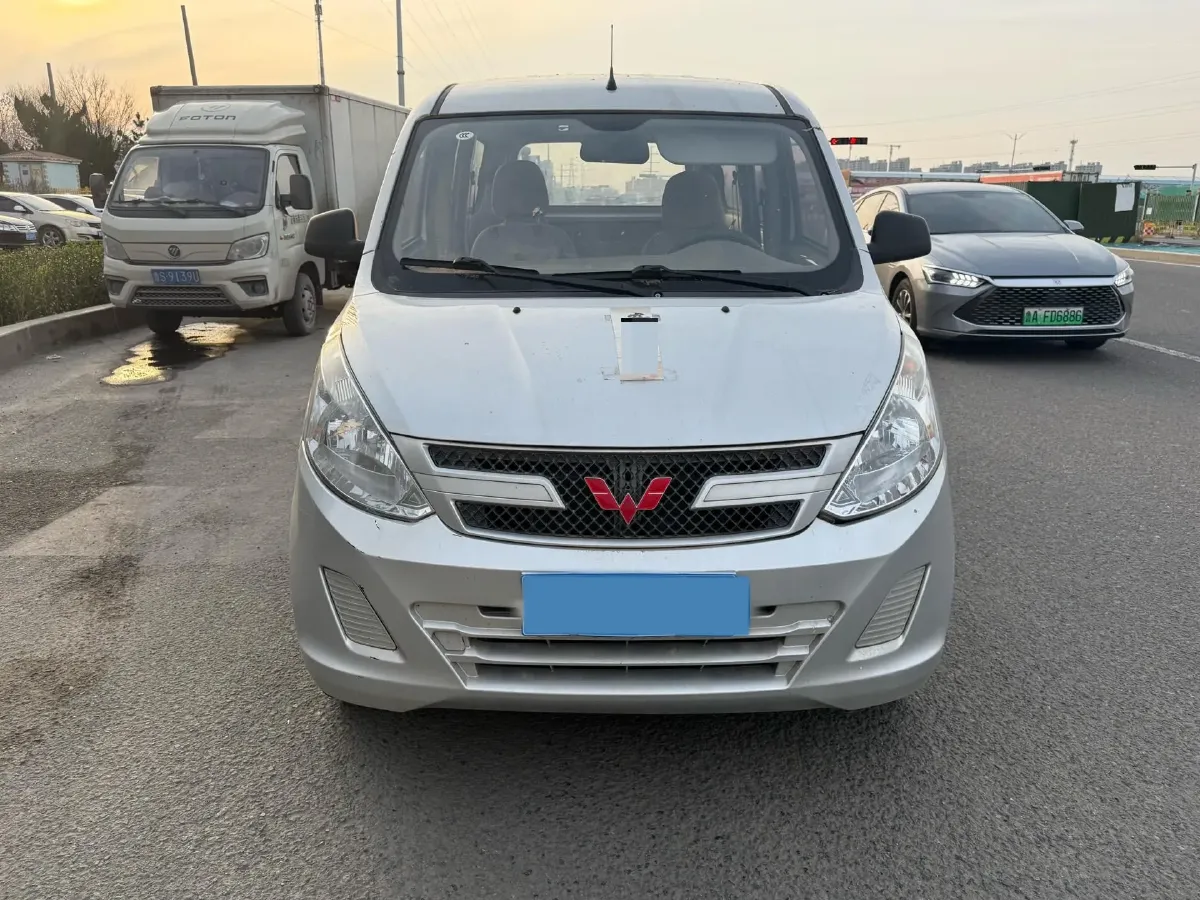 2019 WuLing HongGuang V 1.5L 105HP L4 5MT,autocango,china used car exporter,china ev exporter,chinese used car exporter,chinese used ev exporter