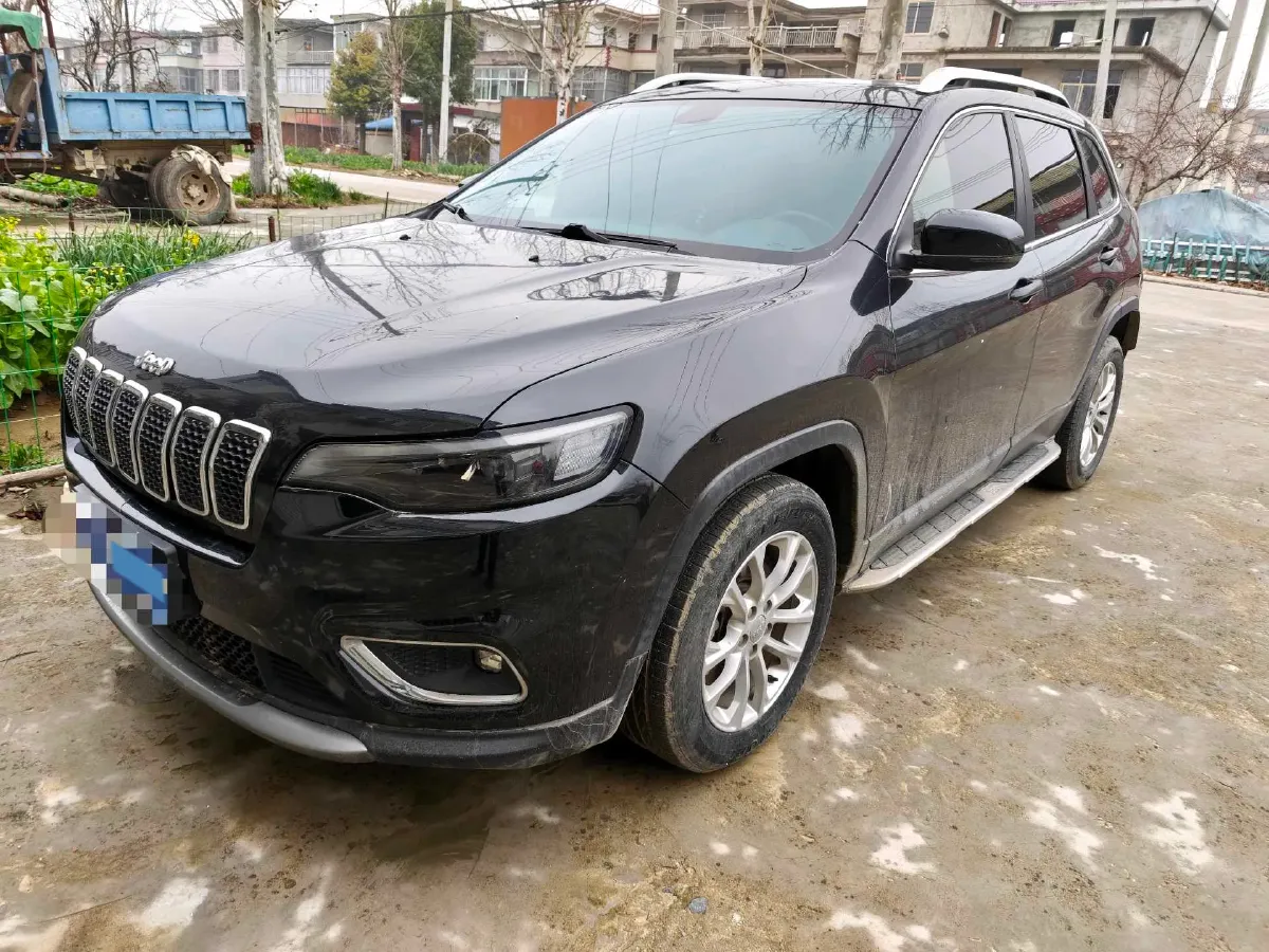 2019 Jeep Cherokee 2.0T 234HP L4 9AT,autocango,china used car exporter,china ev exporter,chinese used car exporter,chinese used ev exporter