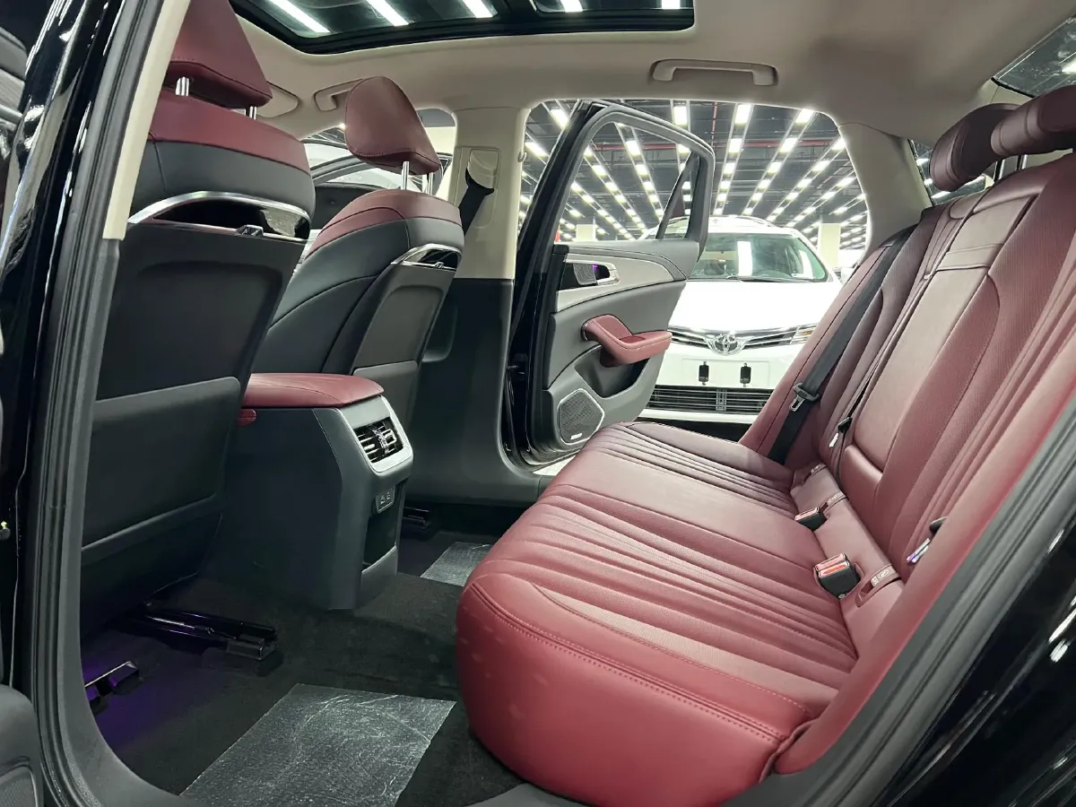 2023 HongQi H5 1.5T 169HP L4 7DCT,autocango,china used car exporter,china ev exporter,chinese used car exporter,chinese used ev exporter