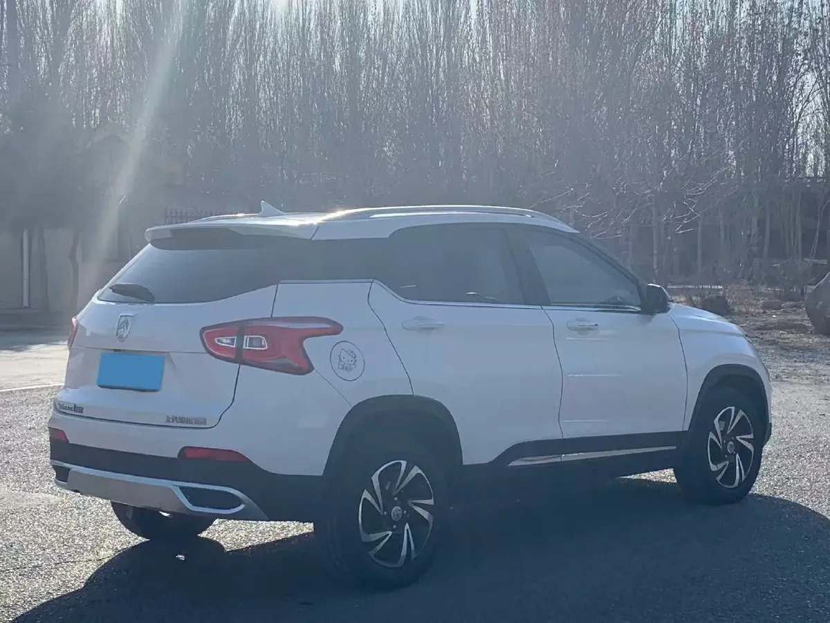 2017 HaiMa S5 Young Edition 1.6L 122HP L4 5MT,autocango,china used car exporter,china ev exporter,chinese used car exporter,chinese used ev exporter