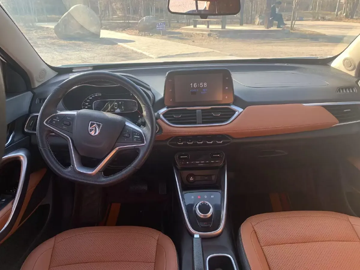 2017 HaiMa S5 Young Edition 1.6L 122HP L4 5MT,autocango,china used car exporter,china ev exporter,chinese used car exporter,chinese used ev exporter