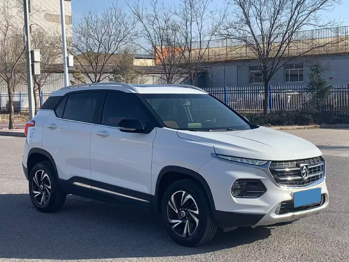 2017 HaiMa S5 Young Edition 1.6L 122HP L4 5MT,autocango,china used car exporter,china ev exporter,chinese used car exporter,chinese used ev exporter