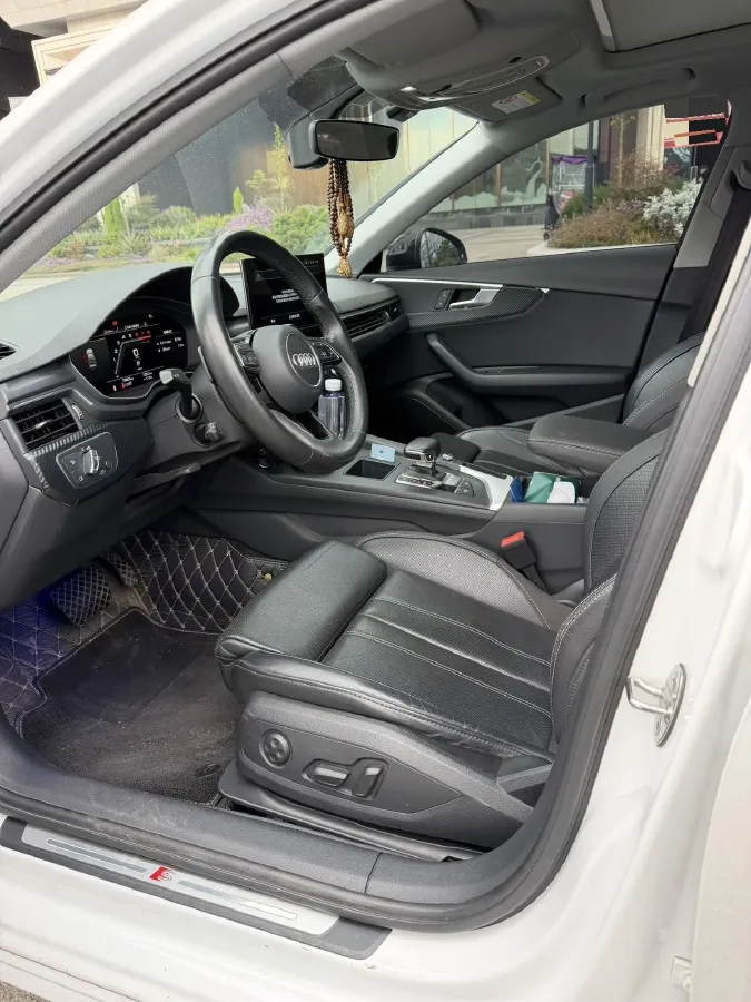 2022 Audi A4L 2.0T 190HP L4 7DCT,autocango,china used car exporter,china ev exporter,chinese used car exporter,chinese used ev exporter