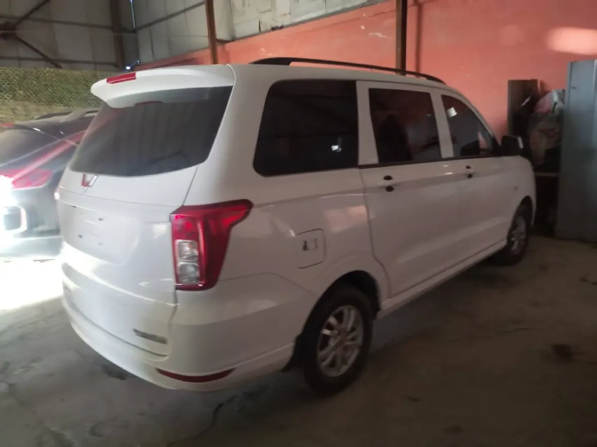 2019 WuLing HongGuang 1.5L 99HP L4 6MT,autocango,china used car exporter,china ev exporter,chinese used car exporter,chinese used ev exporter