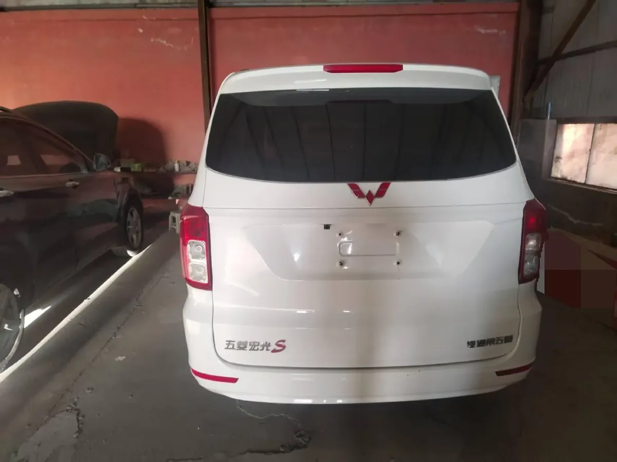 2019 WuLing HongGuang 1.5L 99HP L4 6MT,autocango,china used car exporter,china ev exporter,chinese used car exporter,chinese used ev exporter