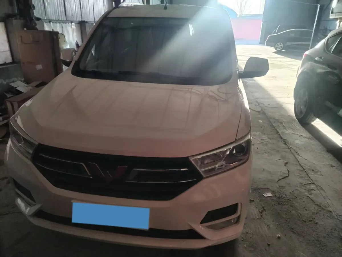 2019 WuLing HongGuang 1.5L 99HP L4 6MT,autocango,china used car exporter,china ev exporter,chinese used car exporter,chinese used ev exporter