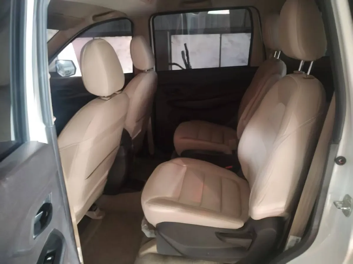 2019 WuLing HongGuang 1.5L 99HP L4 6MT,autocango,china used car exporter,china ev exporter,chinese used car exporter,chinese used ev exporter