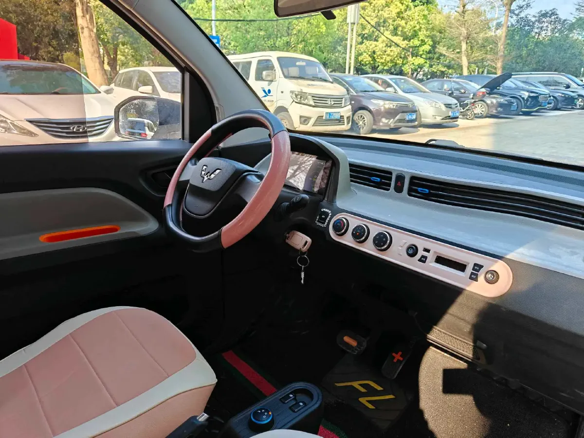 2020 WuLing HongGuang MINI EV BEV 9KWH,autocango,china used car exporter,china ev exporter,chinese used car exporter,chinese used ev exporter