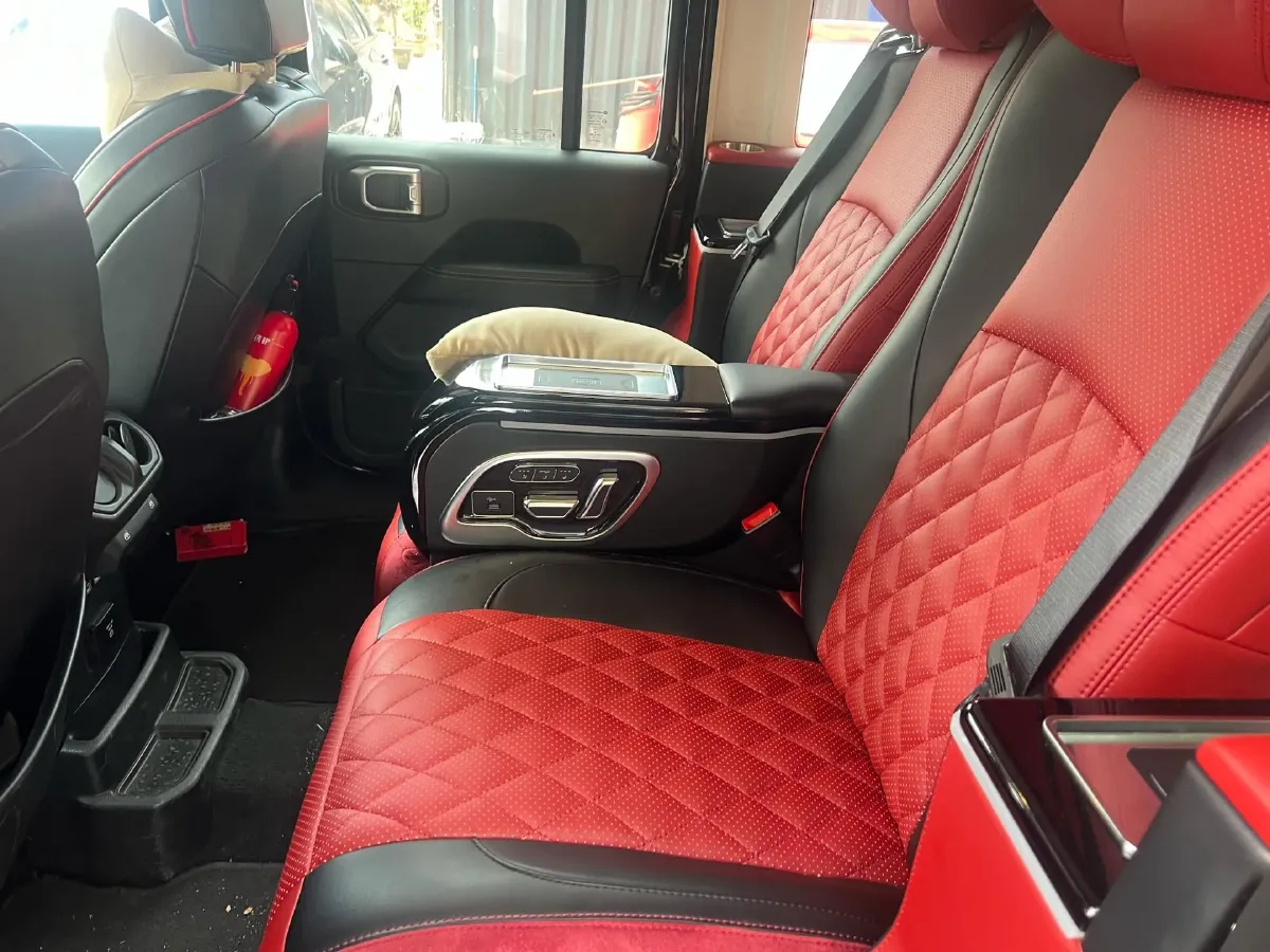 2019 Jeep Wrangler 2.0T 266HP L4 8AT,autocango,china used car exporter,china ev exporter,chinese used car exporter,chinese used ev exporter