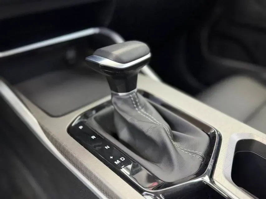 2025 Geely Emgrand 1.5L 127HP L4 CVT,autocango,china used car exporter,china ev exporter,chinese used car exporter,chinese used ev exporter