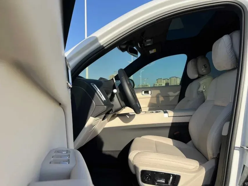 2023 Li L7 Range Extended 154HP REEV 40.9KWH,autocango,china used car exporter,china ev exporter,chinese used car exporter,chinese used ev exporter