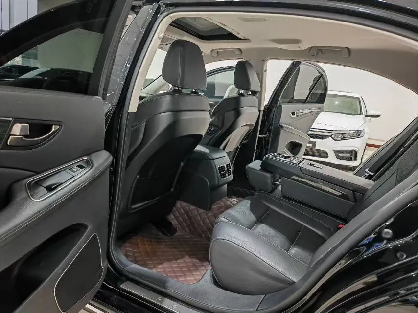2019 HongQi H7 3.0L 231HP V6 7DCT,autocango,china used car exporter,china ev exporter,chinese used car exporter,chinese used ev exporter