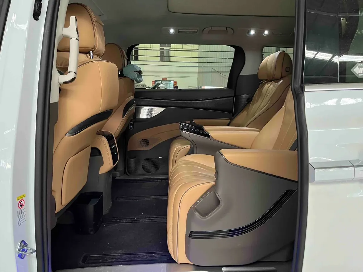 2022 HongQi HS7 3.0T 337HP V6 8AT,autocango,china used car exporter,china ev exporter,chinese used car exporter,chinese used ev exporter