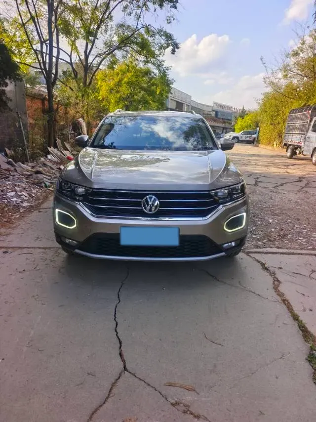 2020 Volkswagen T-Roc 1.4T 131HP L4 7DCT,autocango,china used car exporter,china ev exporter,chinese used car exporter,chinese used ev exporter