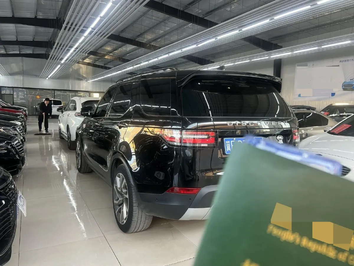 2019 Land Rover Discovery 2.0T 300HP L4 8AT,autocango,china used car exporter,china ev exporter,chinese used car exporter,chinese used ev exporter