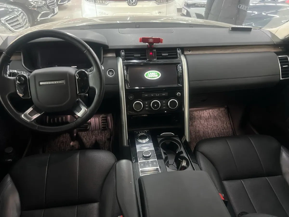2019 Land Rover Discovery 2.0T 300HP L4 8AT,autocango,china used car exporter,china ev exporter,chinese used car exporter,chinese used ev exporter