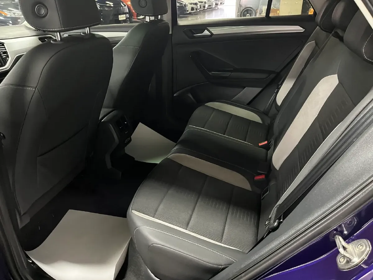 2019 Volkswagen T-Roc 1.4T 131HP L4 7DCT,autocango,china used car exporter,china ev exporter,chinese used car exporter,chinese used ev exporter