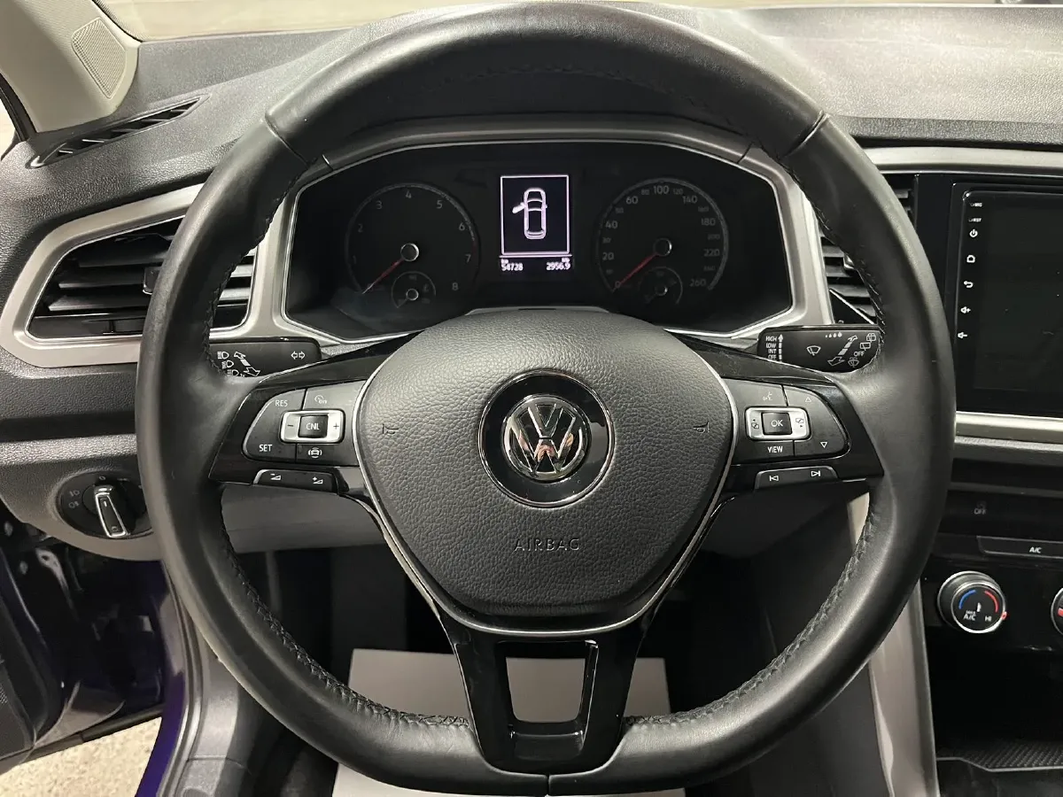 2019 Volkswagen T-Roc 1.4T 131HP L4 7DCT,autocango,china used car exporter,china ev exporter,chinese used car exporter,chinese used ev exporter