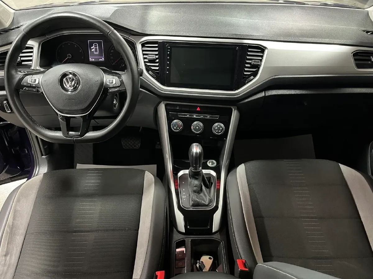 2019 Volkswagen T-Roc 1.4T 131HP L4 7DCT,autocango,china used car exporter,china ev exporter,chinese used car exporter,chinese used ev exporter