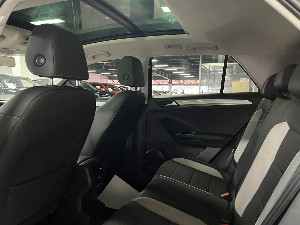 2019 Volkswagen T-Roc 1.4T 131HP L4 7DCT,autocango,china used car exporter,china ev exporter,chinese used car exporter,chinese used ev exporter