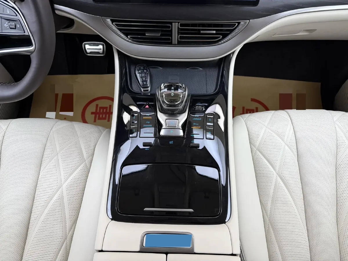 2025 Denza D9 1.5T 156HP L4 E-CVT PHEV 40KWH,autocango,china used car exporter,china ev exporter,chinese used car exporter,chinese used ev exporter